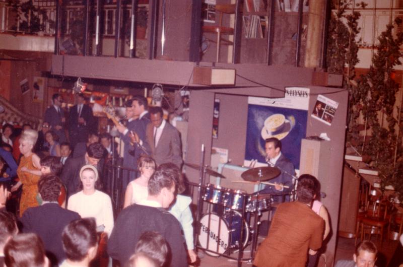12XL.jpg - Dobie performing at the Sunset Strip’s famous Whisky A-go-go, with The Persuaders. (mid-60s.)